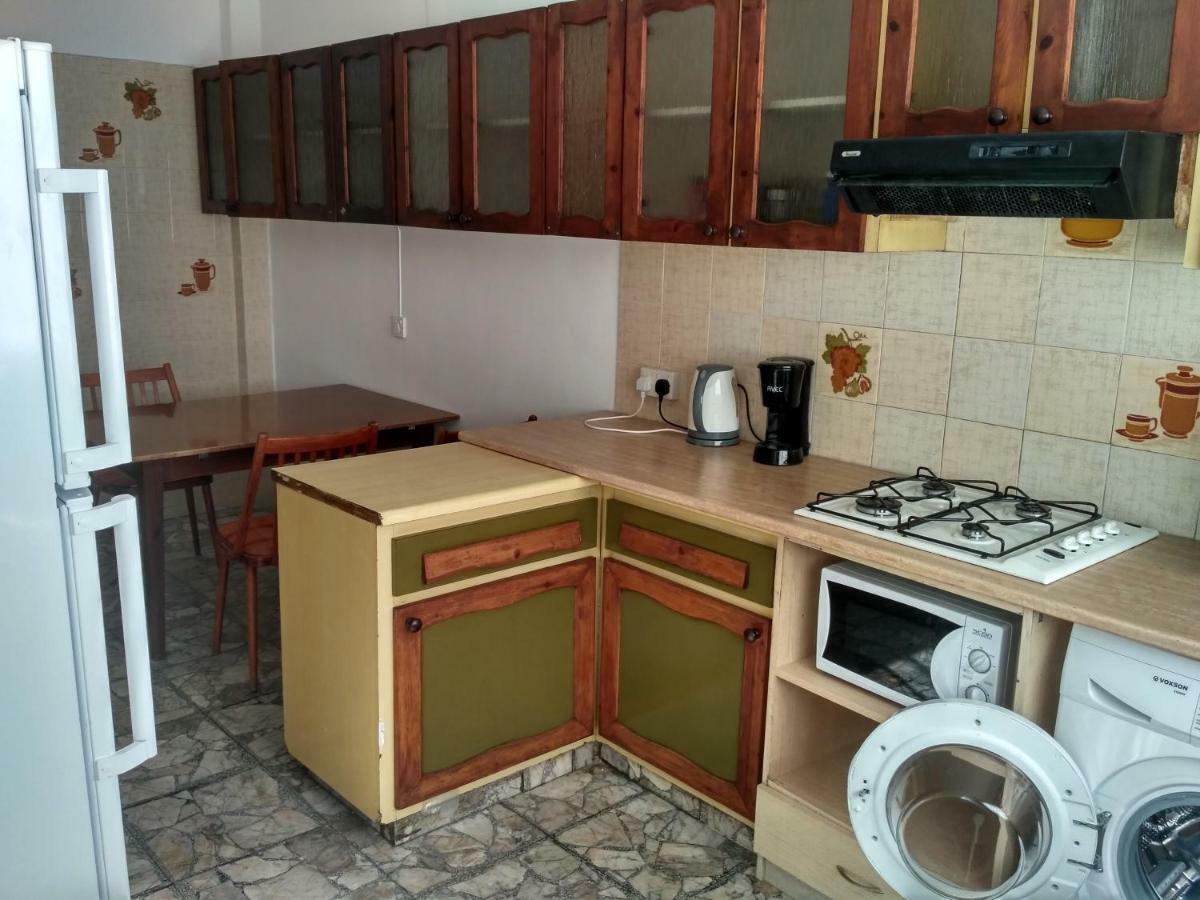 Mystery Shack Hostel ลิมาซอล ภายนอก รูปภาพ